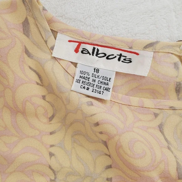 Vintage Talbots Silk Top with Cream and Pink Swirls Size 18 - Picture 2 of 9
